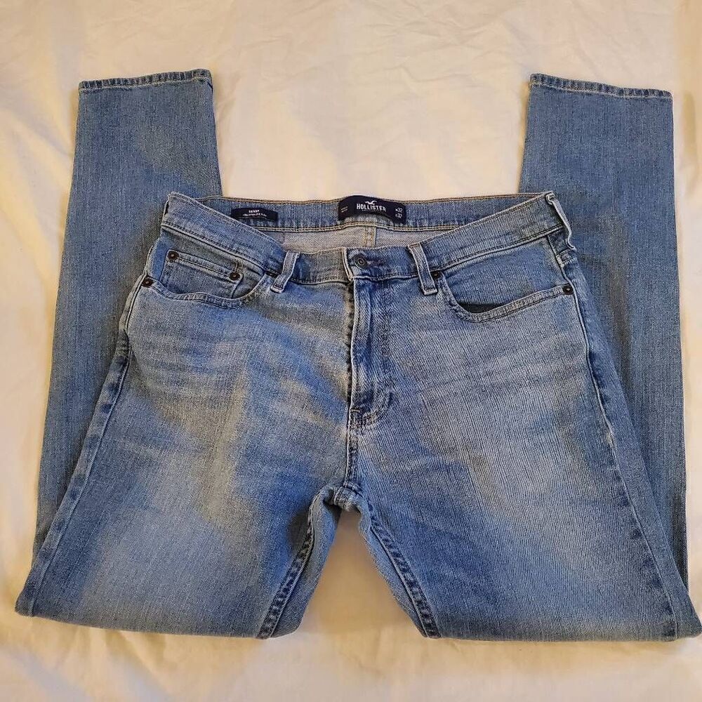 EUC Hollister Medium Wash Epic Flex Skinny Jean-  Mens Size 32.
